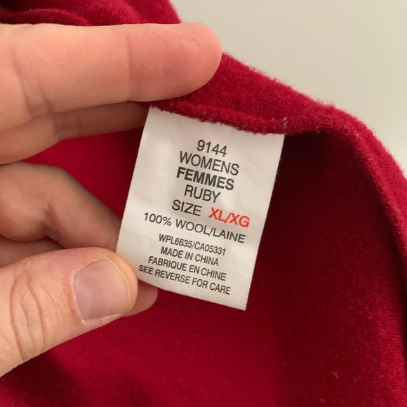 Woman’s Wool Vest - Picture 4 of 4